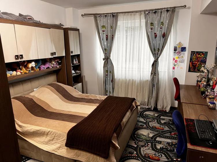 Apartament cu 3 camere decomandat în George Enescu