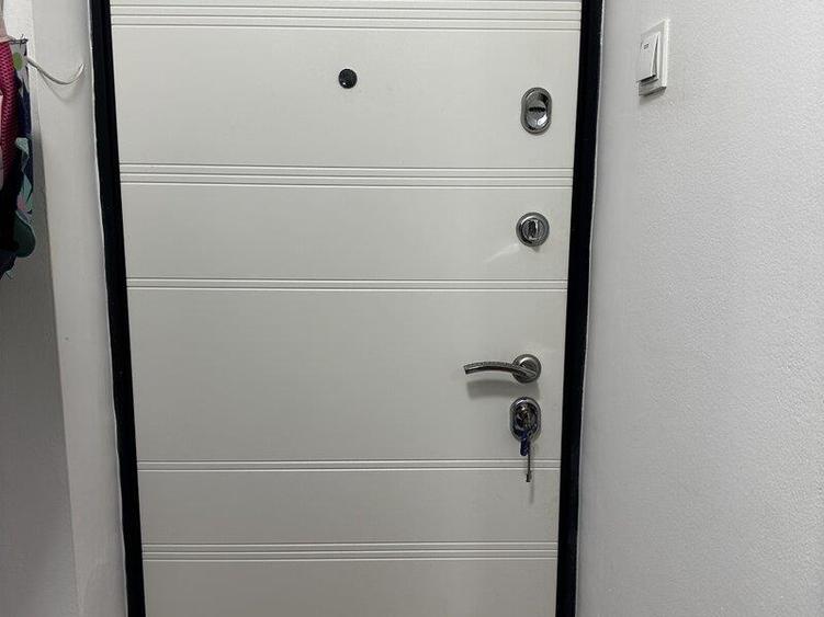 Apartament cu 2 camere decomandat, mobilat în Tei