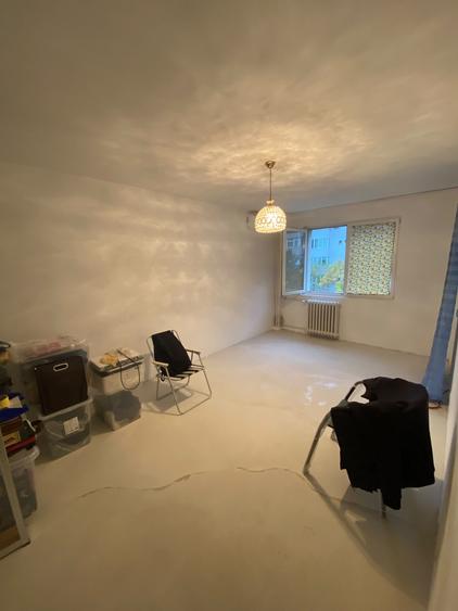 Apartament cu 3 camere decomandat în Dristor