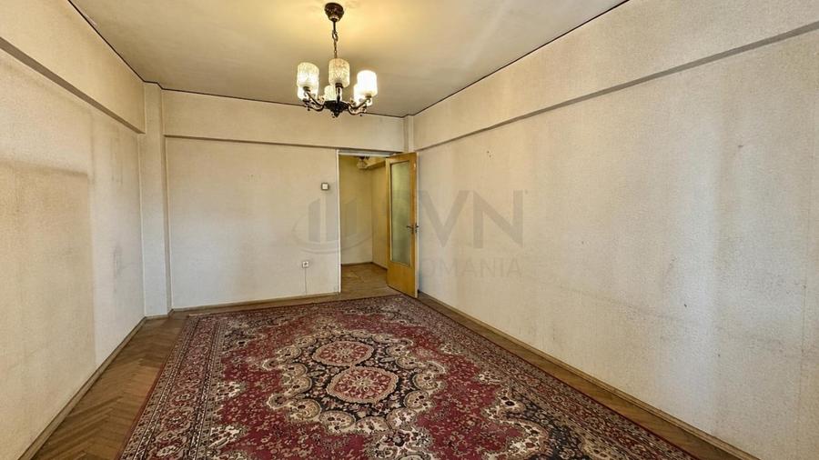 Apartament cu 4 camere decomandat în Lacul Tei