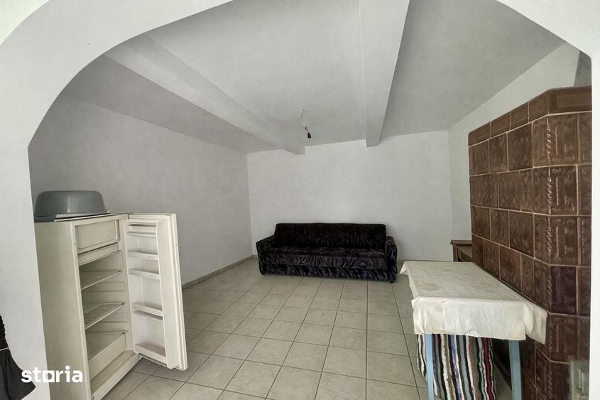 Casă cu 3 camere cu Teren 3500 Mp în Vicovu de Sus