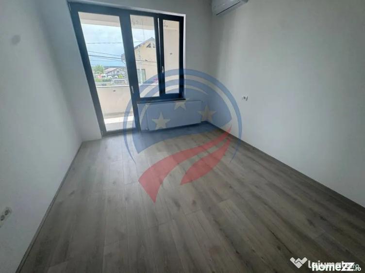 Casă cu 5 camere cu Teren 475 Mp în Braniște (Podari)