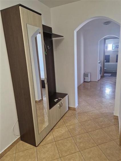Apartament cu 3 camere decomandat, mobilat în Fabric