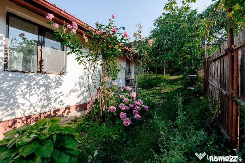 Casă cu 7 camere cu Teren 422 Mp în Central