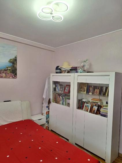 Apartament cu 2 camere semidecomandat, mobilat în Central