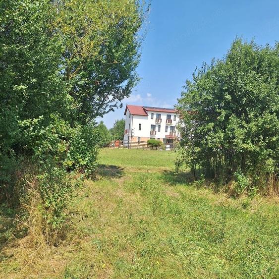 Teren de 4280 mp, în Central
