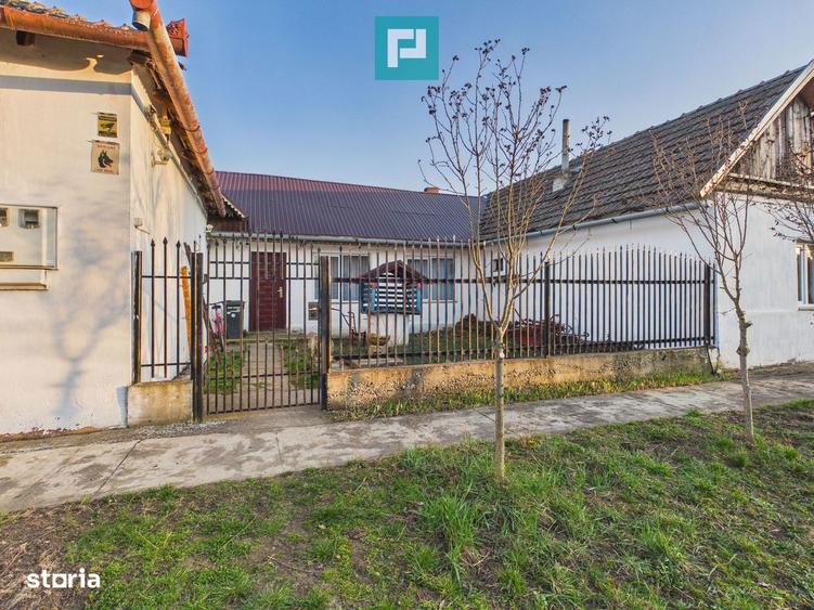 Casă cu 7 camere cu Teren 3141 Mp în Macea