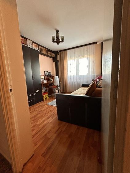 Apartament cu 3 camere decomandat în Timpuri Noi