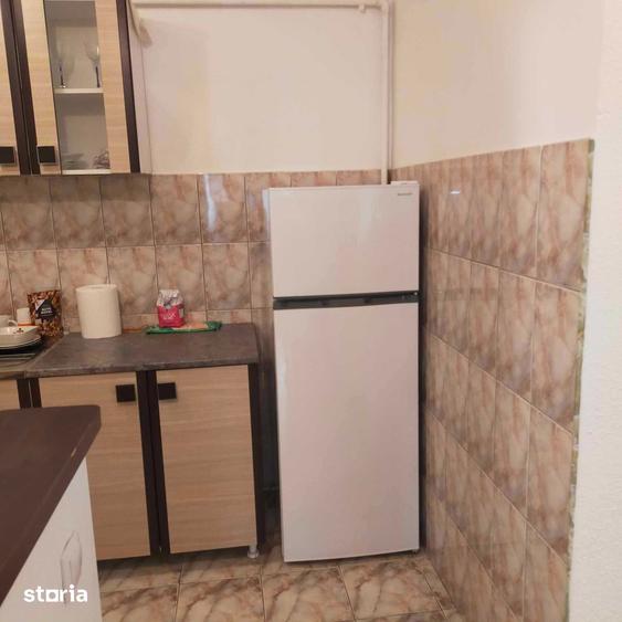 Apartament cu 3 camere decomandat, mobilat în Tolstoi