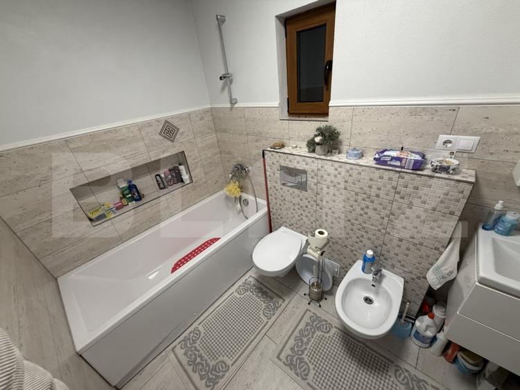 Casă individuală cu 5 camere cu Canalizare în Micești