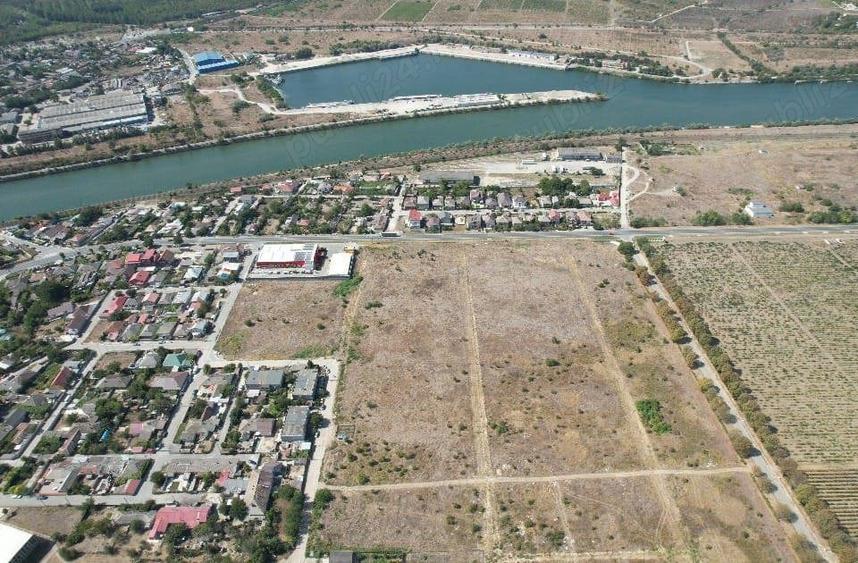 Teren de 2000 mp, în Central