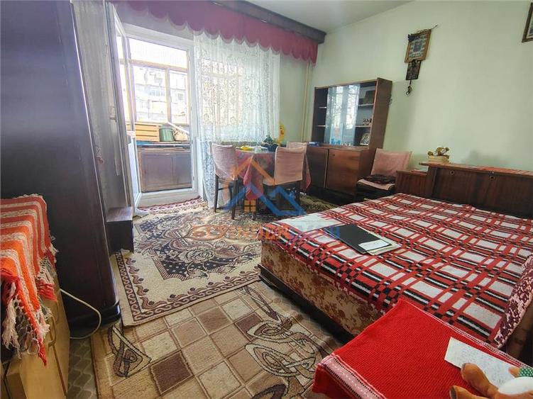 Apartament cu 3 camere decomandat în Sebastian