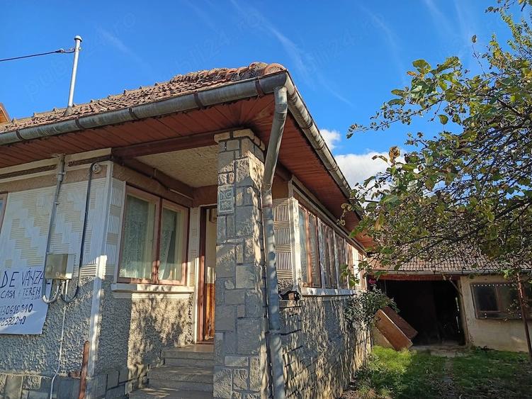 Teren de 2000 mp, în Poiana