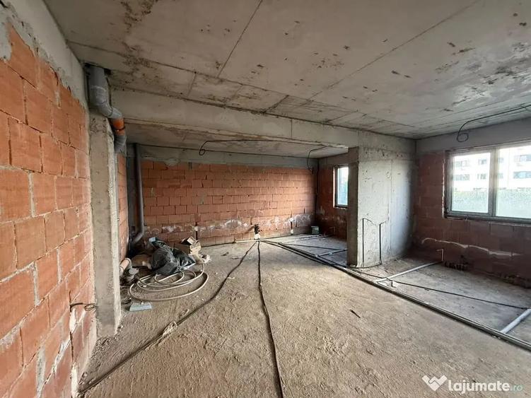 Spa?iu comercial | 151 mp utili | Demisol inalt | Milit... - 3