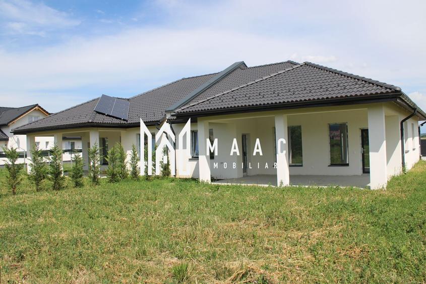 Duplex cu 3 camere cu Canalizare în Cristian