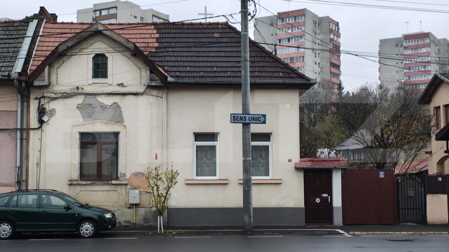 Casă cu 3 camere cu Canalizare în Central