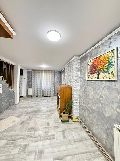 Casă individuală cu 6 camere cu Canalizare în Vatra Luminoasă