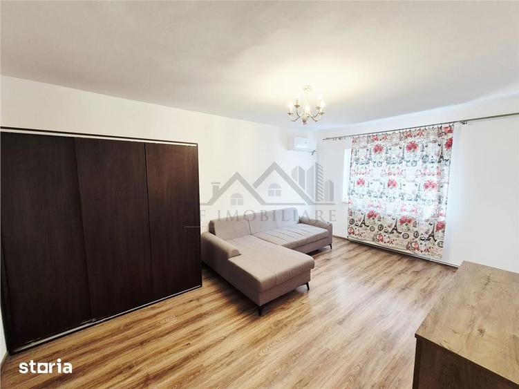 Apartament cu 3 camere decomandat în Nicolina