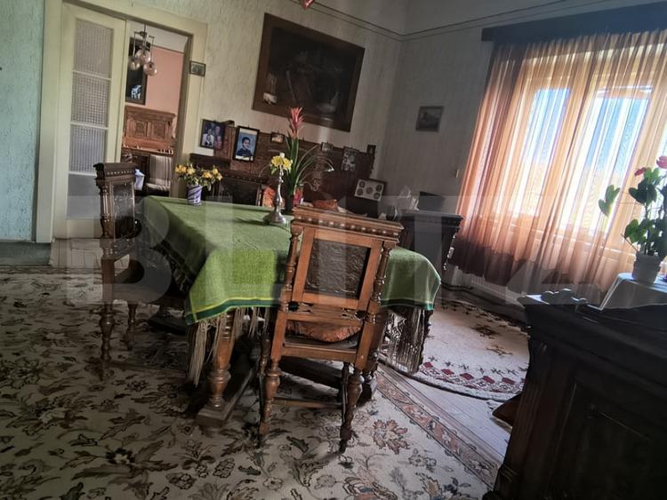 Casă cu 4 camere cu Teren 7729 Mp în Central