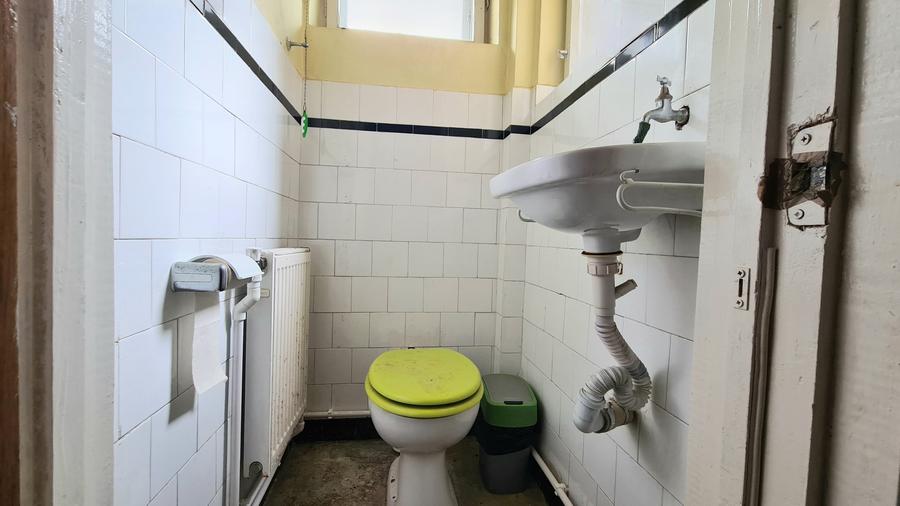Casă individuală cu 4 camere cu Canalizare în Centrul Istoric
