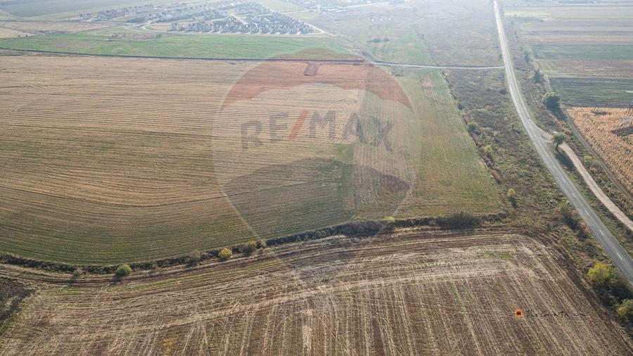 Teren agricol intravilan de 39016 mp, în Exterior Nord