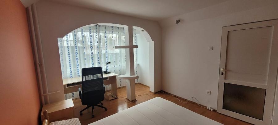 Apartament cu 2 camere semidecomandat, mobilat în Tineretului