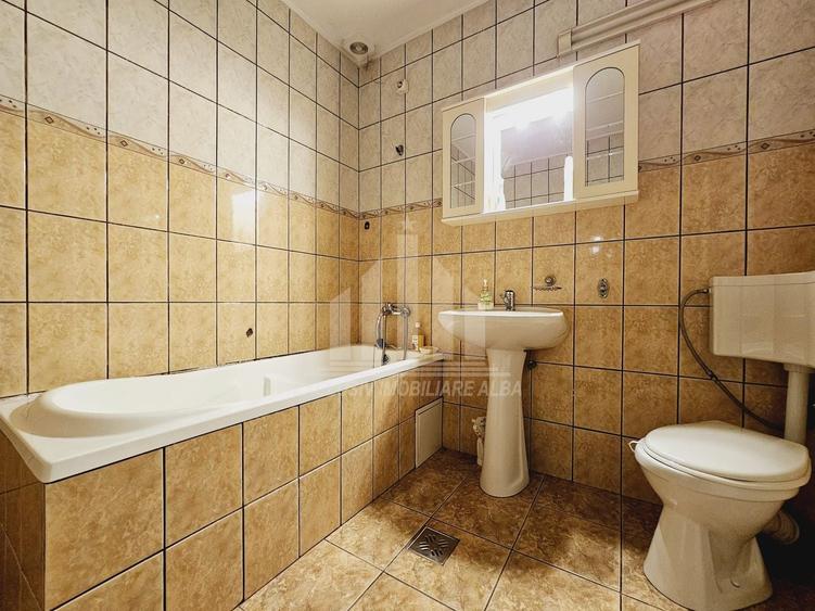 Casă individuală cu 6 camere cu Canalizare în Tolstoi