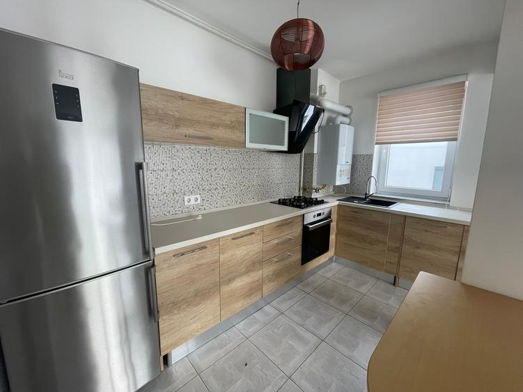 Apartament cu 2 camere semidecomandat în 13 Decembrie