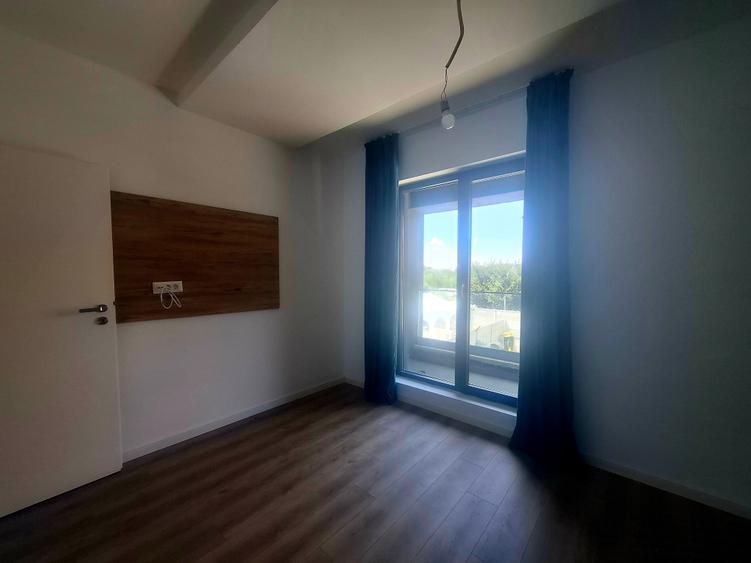 ​Oportunitate: Apartament cu 2 camere la etajul 3, finisaje de calitate - 8