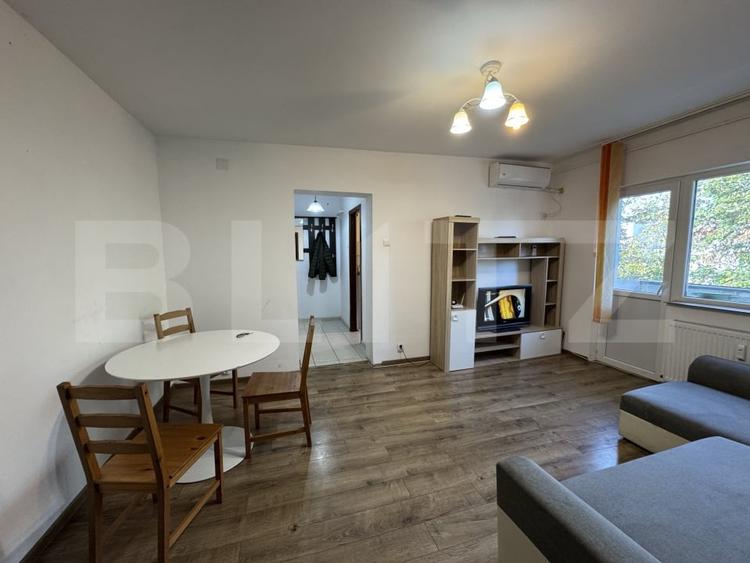 Apartament cu 2 camere semidecomandat, mobilat în Nord