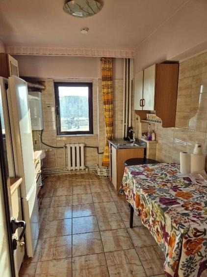 Apartament cu 3 camere decomandat, mobilat în Păcurari