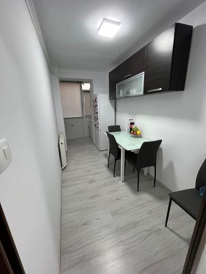 Apartament cu 2 camere decomandat în Cornișa