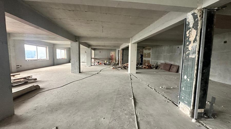 Spațiu comercial, de 600 mp, în Central