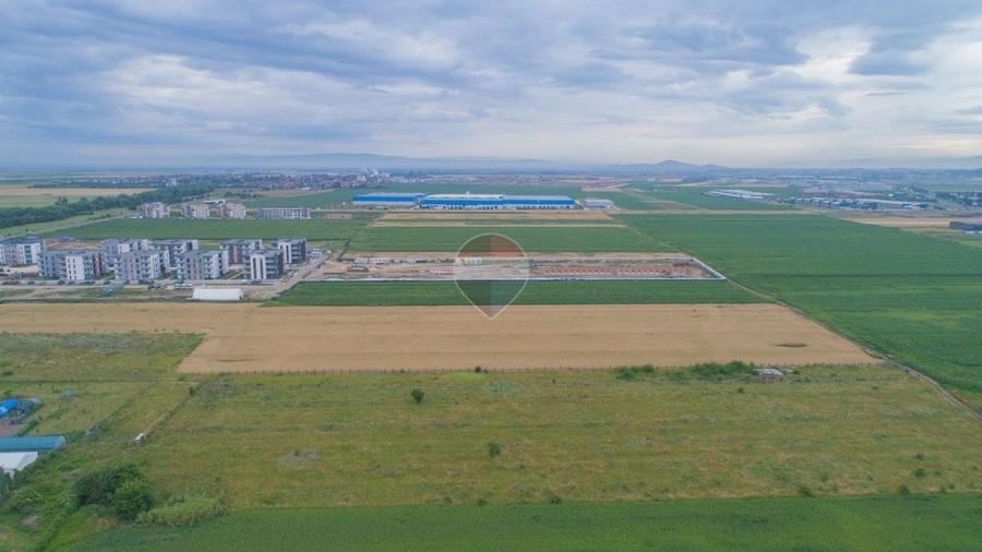 Teren Construcții intravilan de 3331 mp, în Cristian