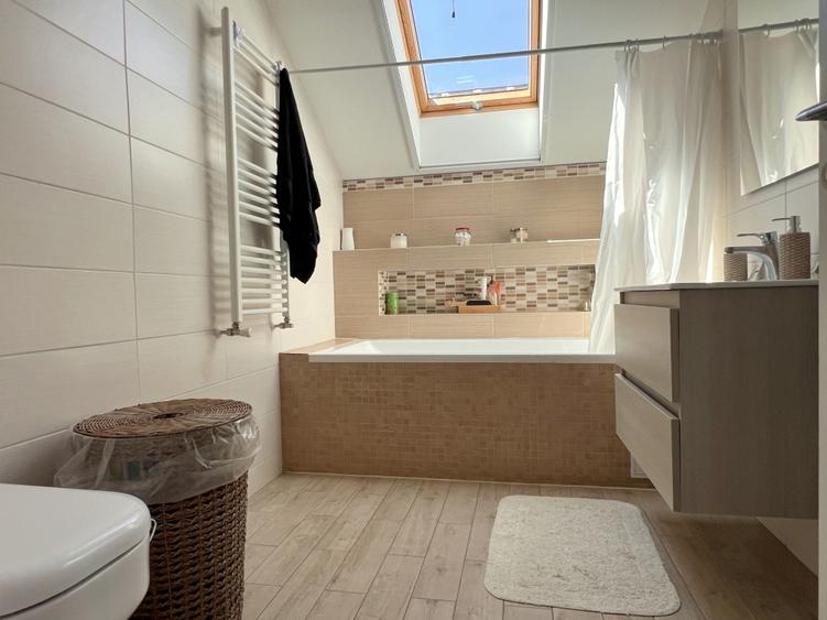 Apartament cu 2 camere semidecomandat în Dumbrăvița