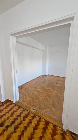 Apartament cu 4 camere decomandat în 13 Septembrie
