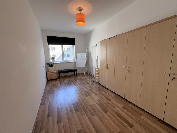 Apartament cu 3 camere decomandat în Vitan-Bârzești