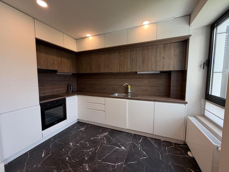 Apartament cu 3 camere decomandat, mobilat în Pipera