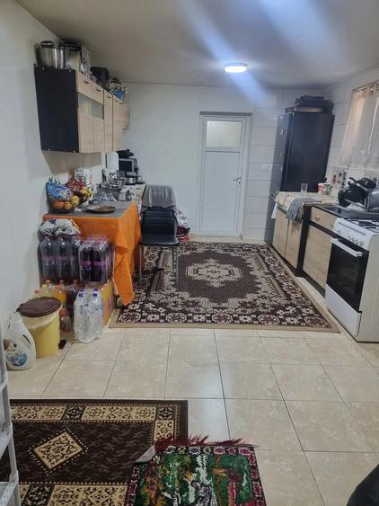 Casă cu 3 camere cu Teren 2000 Mp în Central