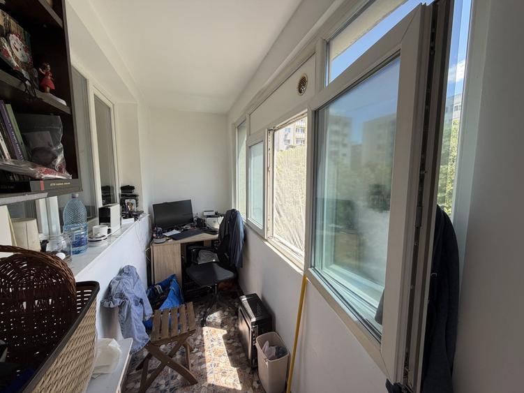 Apartament cu 3 camere semidecomandat, mobilat în Obor