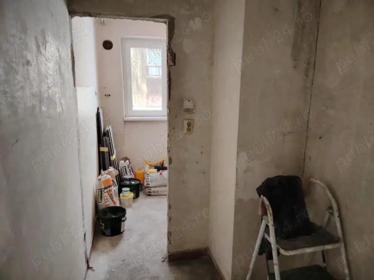 Apartament cu 2 camere semidecomandat în Petros