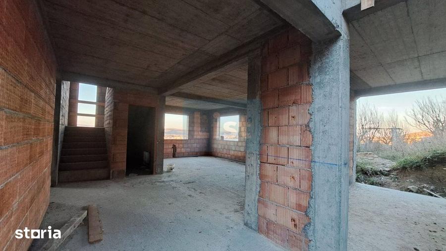 Casă cu 5 camere cu Teren 630 Mp în Apahida