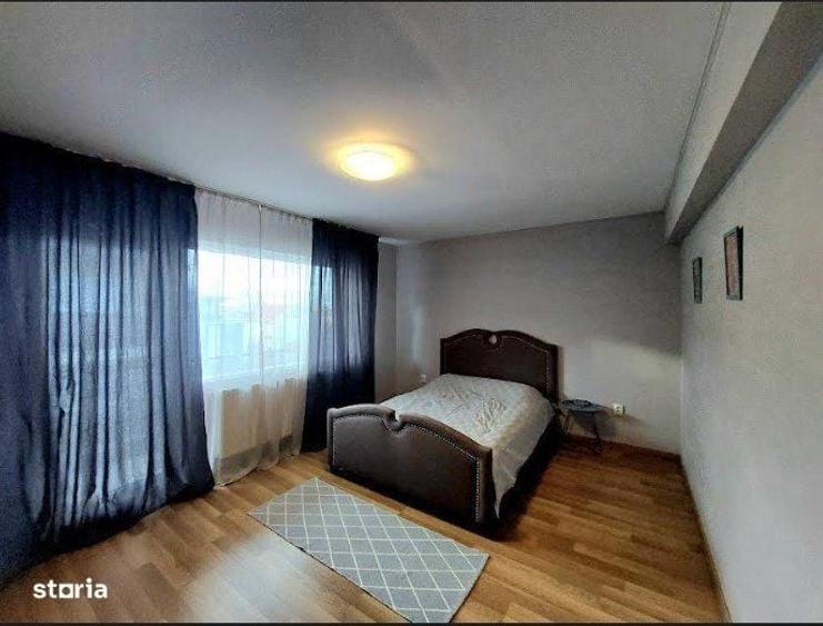 Apartament cu 3 camere semidecomandat în Bună Ziua