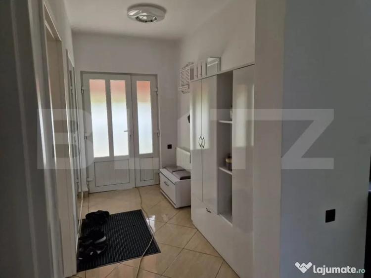 Casă cu 6 camere cu Teren 941 Mp în Sânmartin