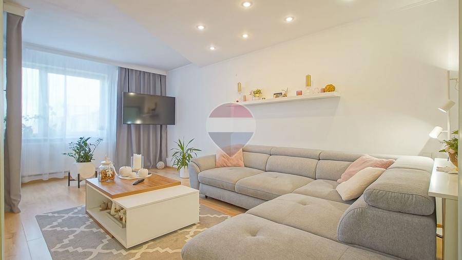 Apartament cu 4 camere decomandat în Centrul Civic