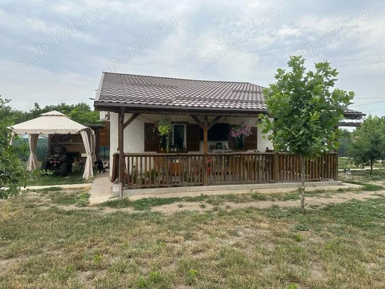 Casă cu 2 camere cu Teren 1250 Mp în Cămineasca