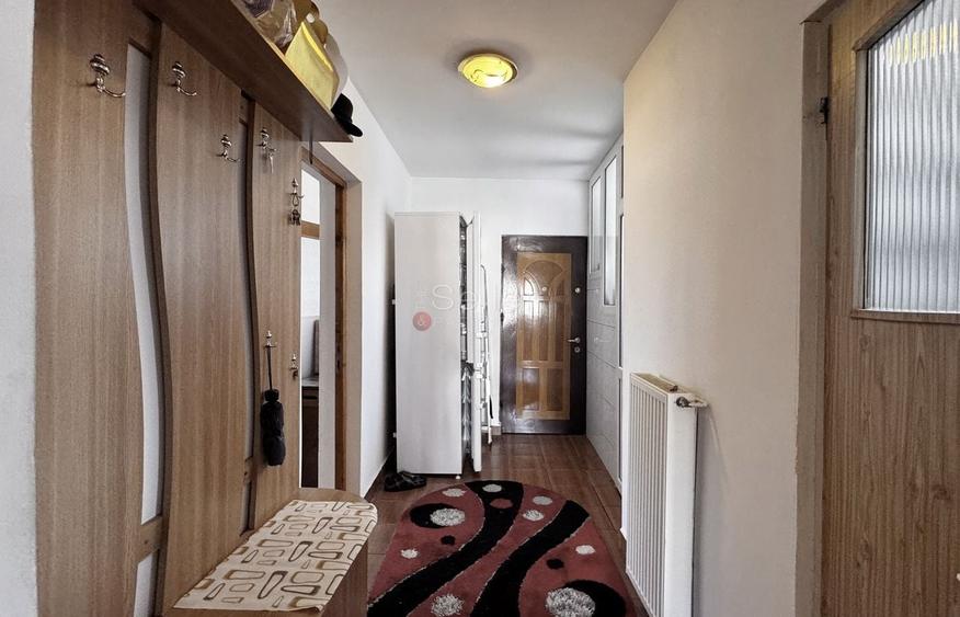 Apartament cu 3 camere decomandat, mobilat în Astra
