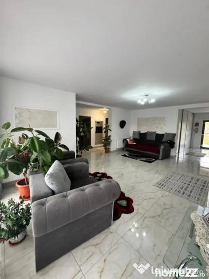 Casă cu 4 camere cu Teren 720 Mp în Satu Nou de Sus