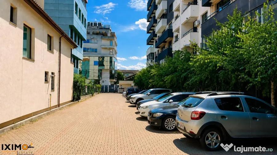 Spațiu comercial, de 2,400 mp, în Central