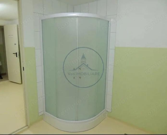 Spațiu comercial, de 500 mp, în Budești